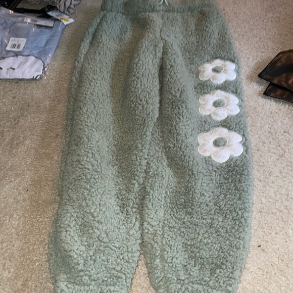 Crave Fame Plush jogger - Picture 3 of 7